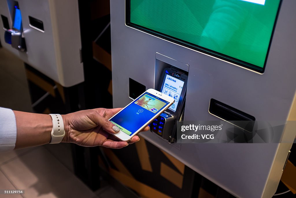 Apple Pay Launches In China