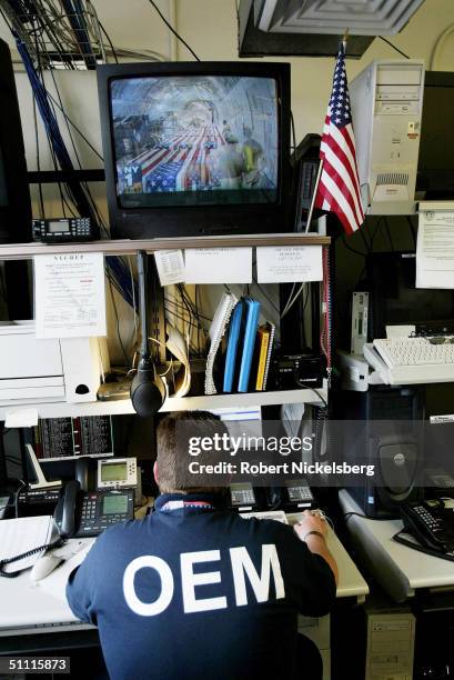 Computer Emergency Room 215 Emergency Management Computer Stock Photos, High-Res Pictures, and ...