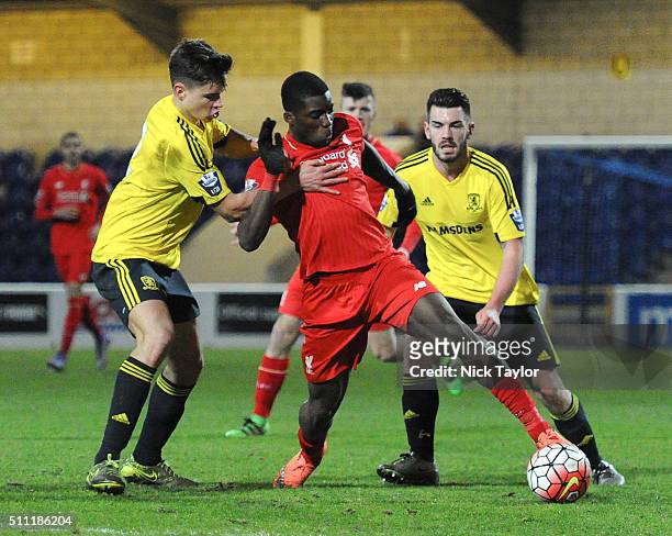 Sheyi Ojo of Liverpool and Callum Johnson and Robbie Tinkler of Middlesbrough in action during the Liverpool v Middlesbrough Barclays U21 Premier...