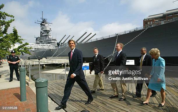 Democratic presidential candidate US Sen. John Kerry , Skip Barber, Ret. US Navy Admiral Lee Gunn, US Rep. Bobby Scott and US Rep. Jane Harman walk...