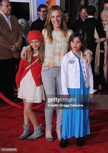 Actress Jessalyn Gilsig arrives at the premiere of Walt Disney Animation Studios' "Zootopia" at the El Capitan Theatre on February 17, 2016 in...