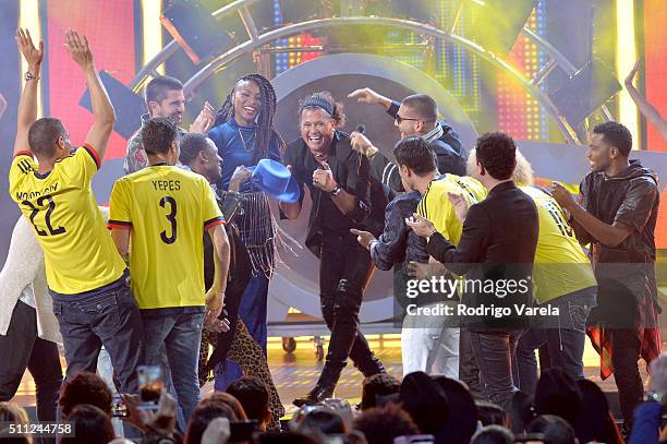 Carlos Vives performs onstage during Univision's 28th Edition of Premio Lo Nuestro A La Musica Latina on February 18, 2016 in Miami, Florida.