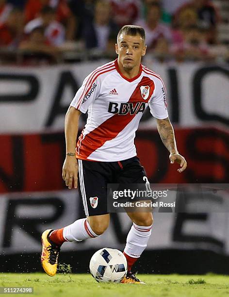 Andres D'Alessandro of River Plate drives the ball during a match between River Plate and Godoy Cruz as part of third round of Torneo Transicion 2016...