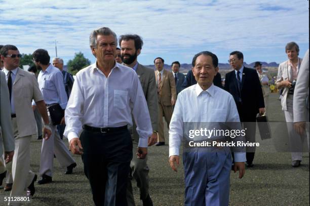 AUSTRALIAN PRIME MINISTER BOB HAWKE AND CHINA 'S PRIME MINISTER HU YAO BANG.