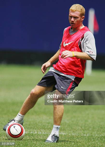 Paul Scholes of Manchester United in action during a training session during their 2004 USA Tour, which is taking in pre-season friendly matches in...