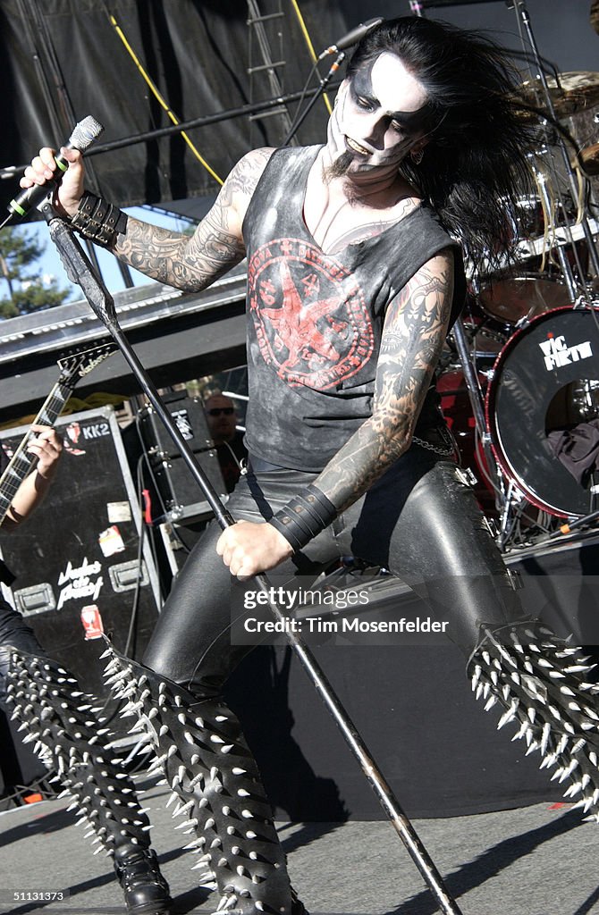 Shagrath of Dimmu Borgir performs as part of Ozzfest 2004 at News Photo  - Getty Images
