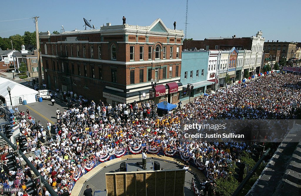 Kerry Continues "Believe In America" Bus And Train Tour