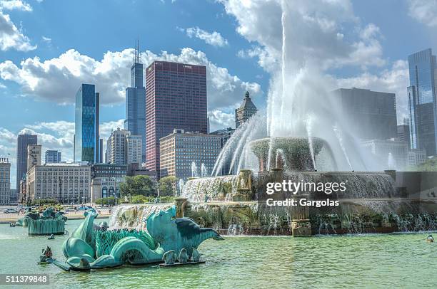 fonte de buckingham em conceder park, chicago, illinois - buckingham fountain chicago imagens e fotografias de stock