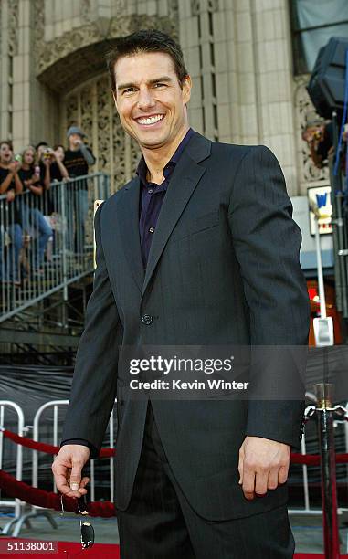 Actor Tom Cruise arrives at the World Premiere of "Collateral" at the Orpheum Theatre on August 2, 2004 in Los Angeles, California.