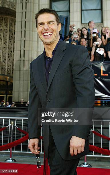 Actor Tom Cruise arrives at the World Premiere of "Collateral" at the Orpheum Theatre on August 2, 2004 in Los Angeles, California.