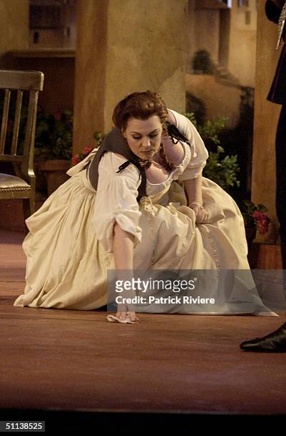 25 JUNE 2003 : JACQUELINE DARK IN GIOACCHINO ROSSINI'S ROMANTIC OPERA "IL SIGNOR BRUSHINO" AT THE SYDNEY'S OPERA HOUSE.