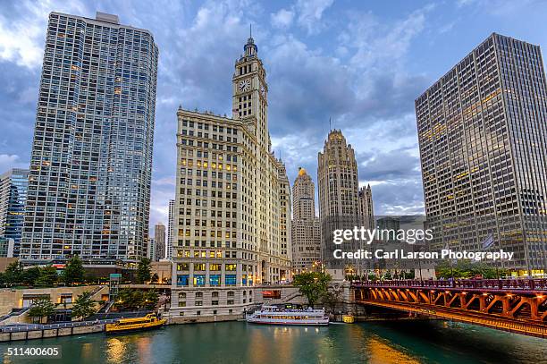 chicago river and michigan avenue - tribune tower stock pictures, royalty-free photos & images