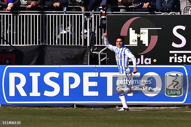 Lucas Torreira of Pescara celebrates after scoring the opening goal during the Serie B match between Cagliari Calcio and Pescara Calcio at Stadio...