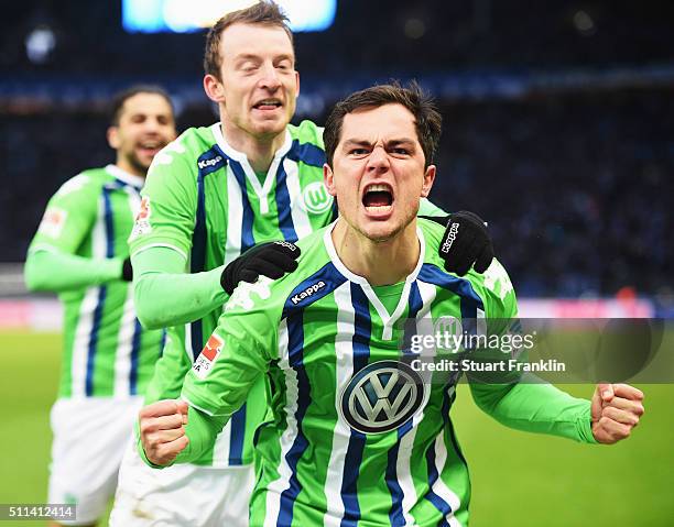 Marcel Schäfer of Wolfsburg celebrates scoring his goal with Maximilian Arnold during the Bundesliga match between Hertha BSC and VfL Wolfsburg at...