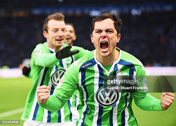 Marcel Schäfer of Wolfsburg celebrates scoring his goal with Maximilian Arnold during the Bundesliga match between Hertha BSC and VfL Wolfsburg at...