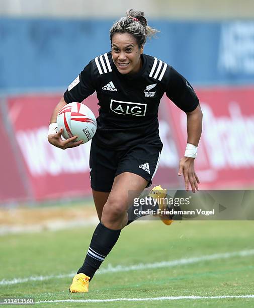 Huriana Manuel of New Zealand in action against USA during the Women's HSBC Sevens World Series at Arena Barueri on February 20, 2016 in Barueri,...