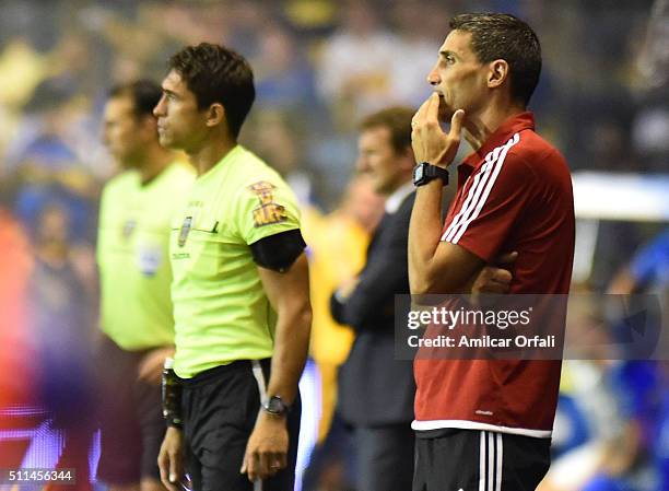 Juan Pablo Vojvoda temporary coach of Newell's looks on during the 4th round match between Boca Juniors and Newell's Old Boys as part of the Torneo...