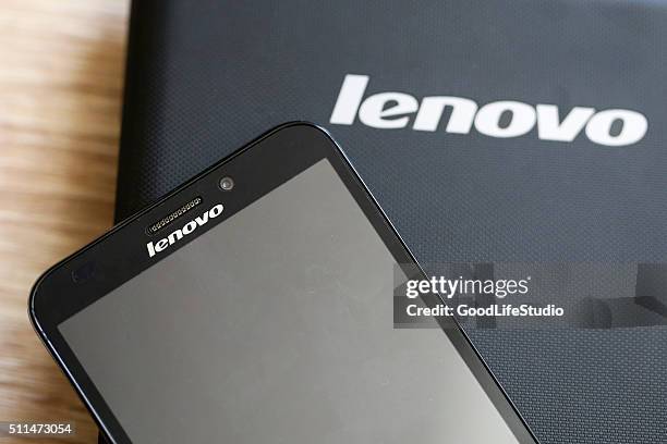 lenovo produkte - lenovo group stock-fotos und bilder