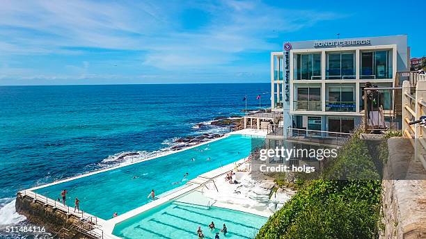 bondi icebergs in sydney, australia - bondi beach 個照片及圖片檔