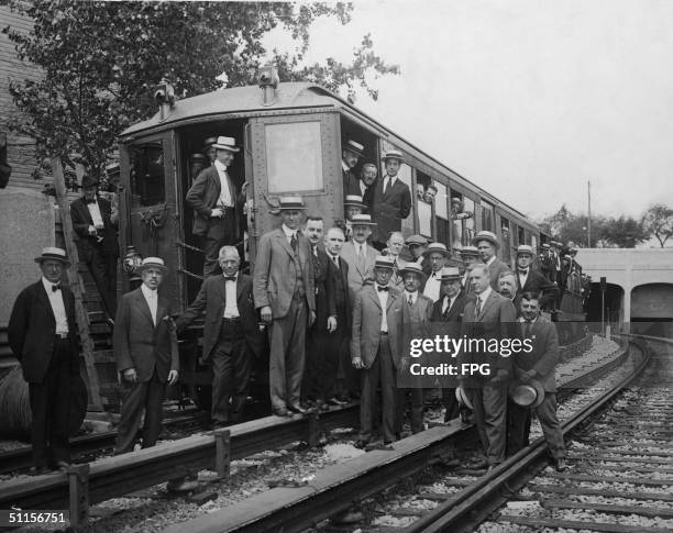 1925 Transportation Transportation In The 1920s Photos and Premium High Res Pictures ...