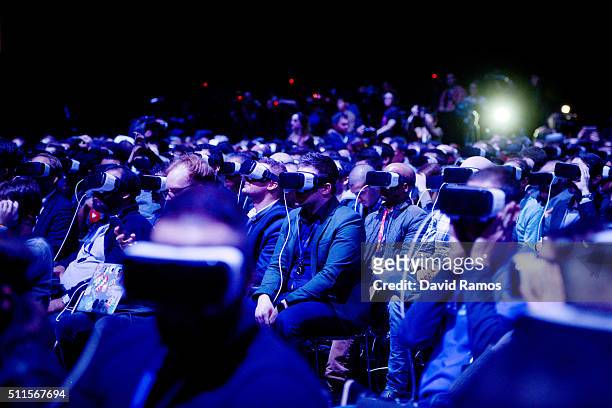 People use Samsung Gear VR during the presentation of the new Samsung Galaxy S7 and Samsung Galaxy S7 edge on February 21, 2016 in Barcelona, Spain....