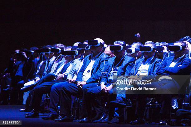 People use Samsung Gear VR during the presentation of the new Samsung Galaxy S7 and Samsung Galaxy S7 edge on February 21, 2016 in Barcelona, Spain....