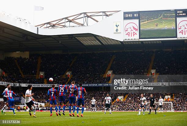 Harry Kane of Tottenham Hotspur takes a free kick during the Emirates FA Cup Fifth Round match between Tottenham Hotspur and Crystal Palace at White...