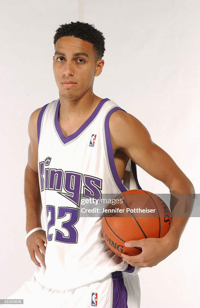 2004 NBA Rookie Shoot