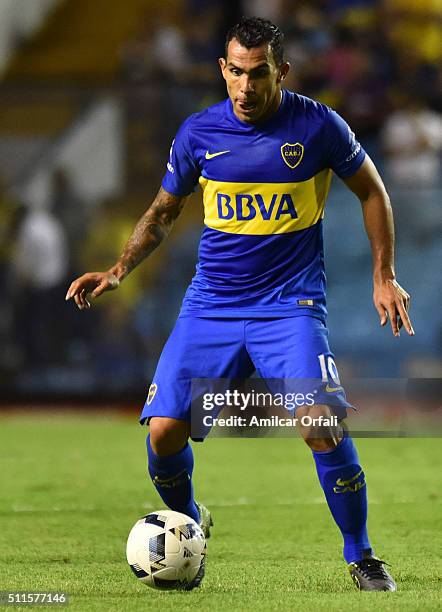 Carlos Tevez of Boca Juniors controls the ball during a match between during the 4th round match between Boca Juniors and Newell's Old Boys as part...