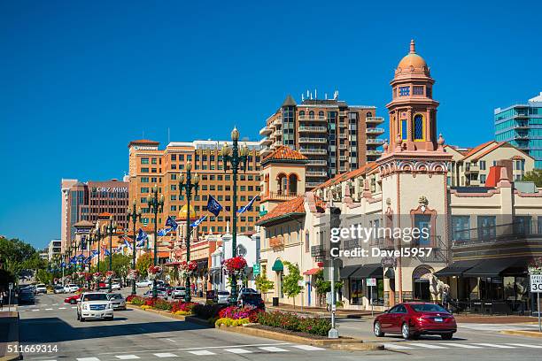 country club plaza shopping district in kansas city - kansas city - missouri stock pictures, royalty-free photos & images