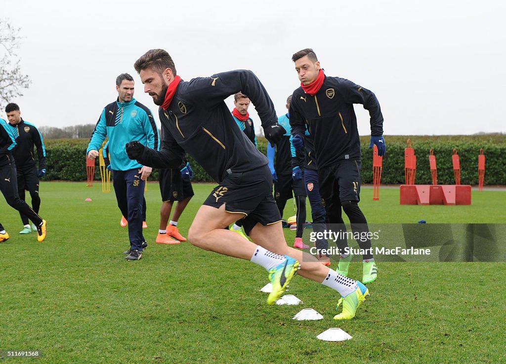 Arsenal Fc Training Routine Olivier Giroud of Arsenal during a training session at London Colney ...