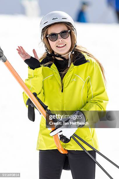 Countess Eloise waves her hand to the media during the annual photo call on February 22, 2016 in Lech, Austria.