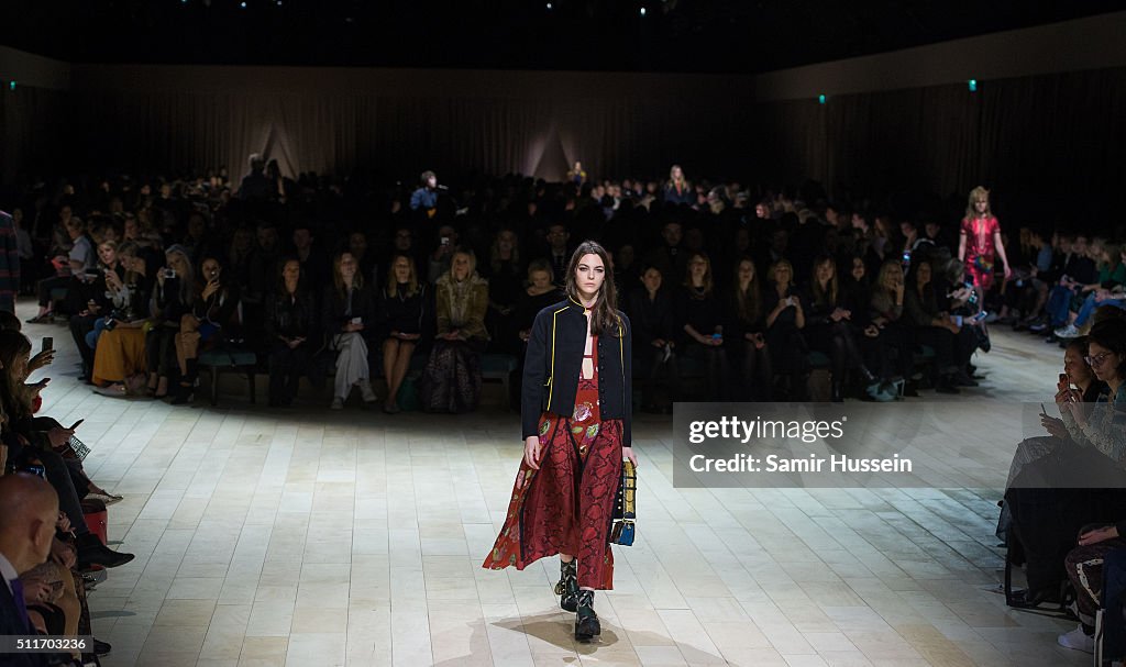 Burberry - Runway - LFW AW16