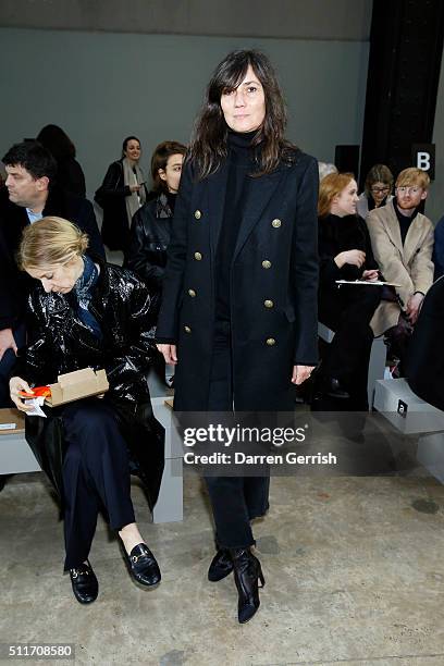 Emmanuelle Alt attends Christopher Kane LFW AW16 show at Tate Modern on February 22, 2016 in London, England.