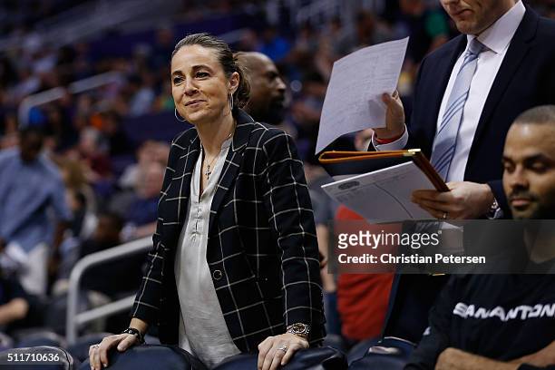 889 San Antonio Spurs Coach Becky Hammond Photos and Premium High Res  Pictures - Getty Images