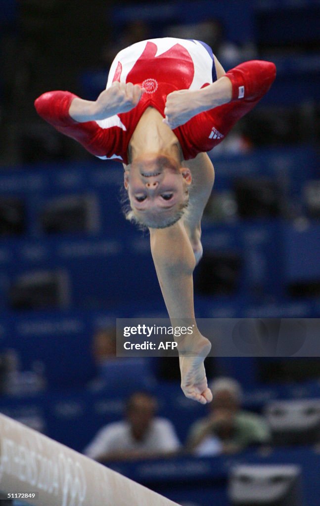 Courtney Mccool of the US performs on th