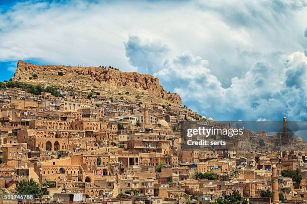 ciudad histórica-mardin - turco de oriente medio fotografías e imágenes de stock