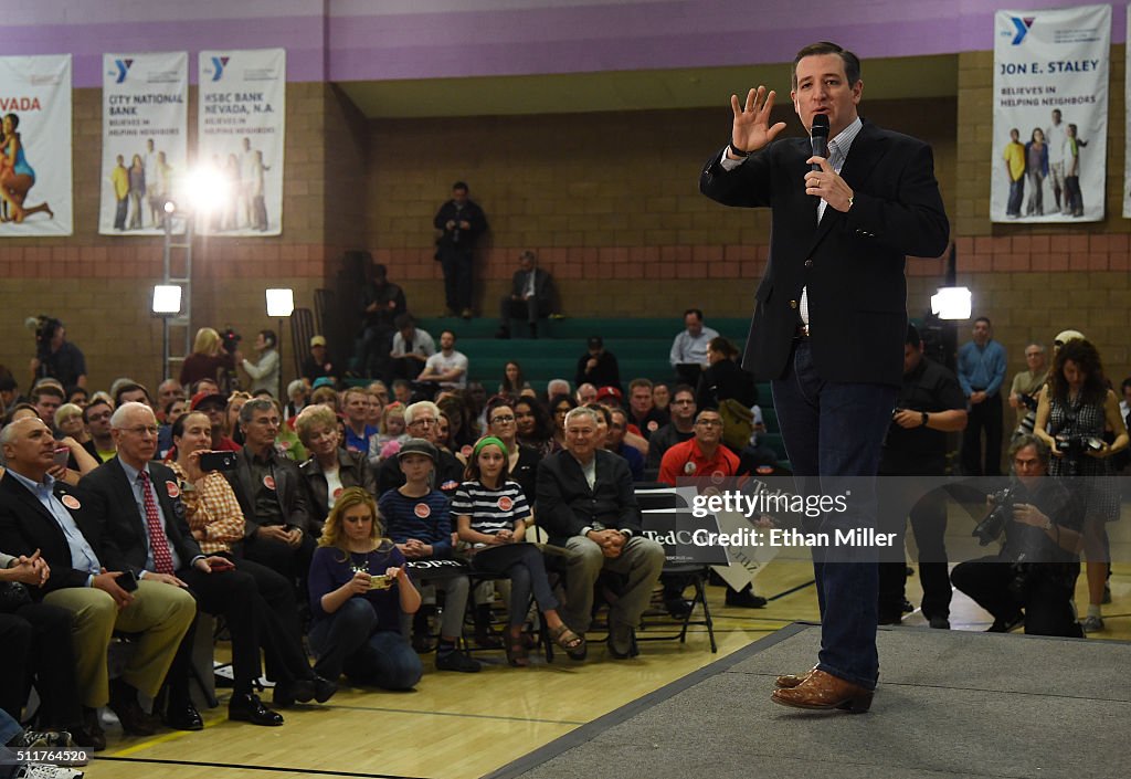 Cruz At Rally Republican presidential candidate Sen. Ted Cruz speaks at a rally at ...