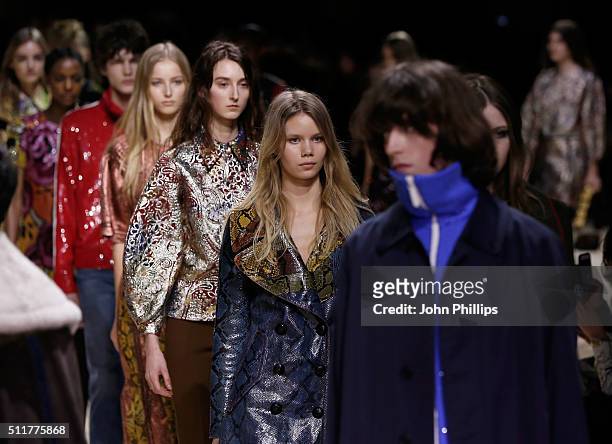 Model walks the runway at the Burberry show during London Fashion Week Autumn/Winter 2016/17 at Kensington Gardens on February 22, 2016 in London,...