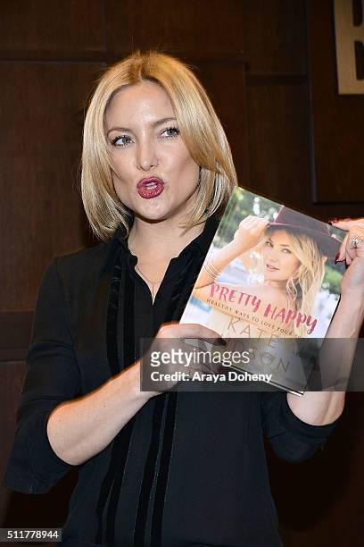 Kate Hudson signs copies of 'Pretty Happy: Healthy Ways To Love Your Body' at Barnes & Noble at The Grove on February 22, 2016 in Los Angeles,...