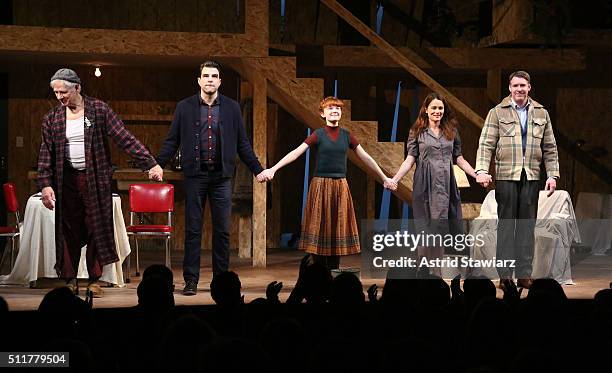 Jon Devries Jon Devries Photos and Premium High Res Pictures - Getty Images