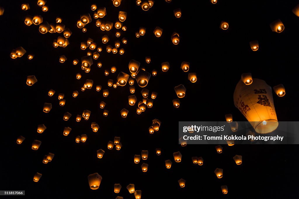 Relasing sky lanterns at Pinxi, New Taipei City