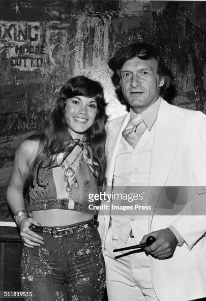 1970s: Hugh Hefner and Barbi Benton photographed at the Playboy Club in New York City, circa 1970s.