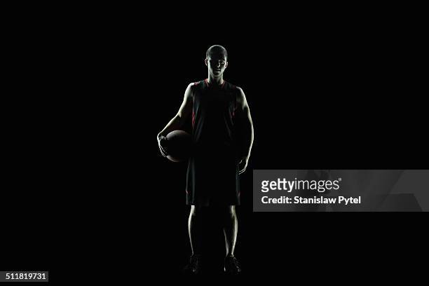 portrait of basketball player, full body - man standing full body photos et images de collection