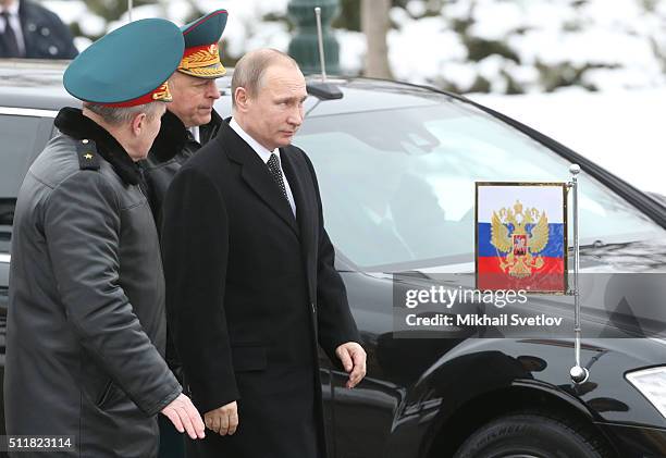 Russian President Vladimir Putin attends a wreath laying ceremony at the Unknown Soldier Tomb in front of the Kremlin on February 23, 2016 in Moscow,...