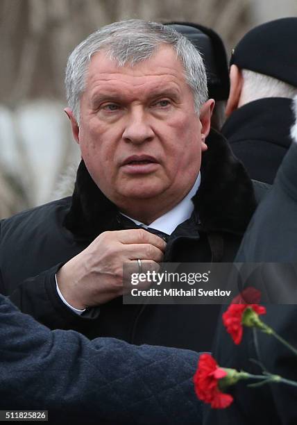 Rosnefts's President Igor Sechin attends a wreath laying ceremony at the Unknown Soldier Tomb in front of the Kremlin on February 23, 2016 in Moscow,...