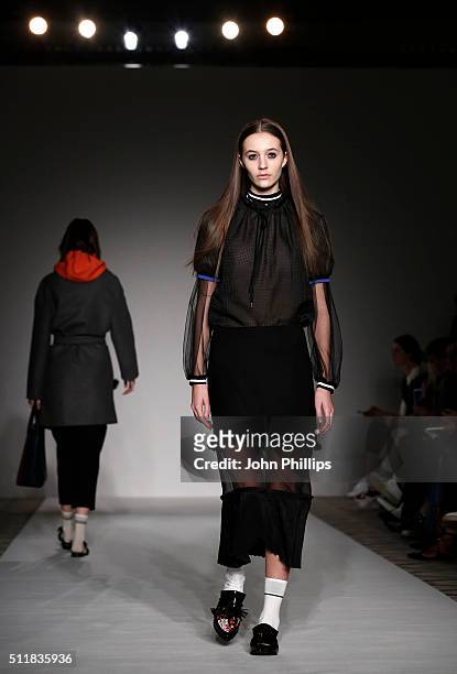 Model walks the runway at the Mother of Pearl show during London Fashion Week Autumn/Winter 2016/17 at The Ballroom of Claridges on February 23,...