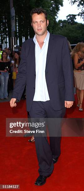 Actor Vince Vaughn arrives at the UK Premiere of "Dodgeball: A True Underdog Story" at the Odeon Kensington August 17, 2004 in London.