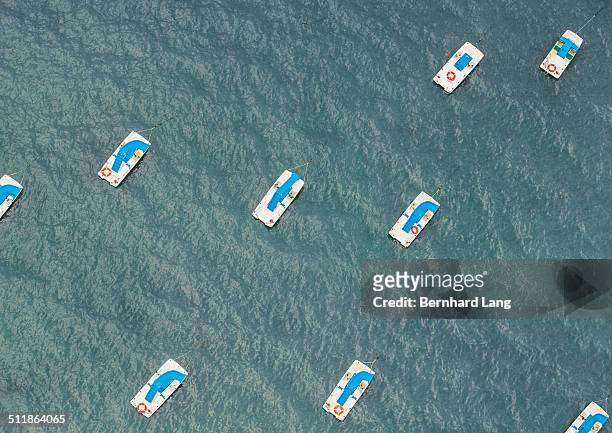 aerial view of pedal boats in the sea - pedal boat photos et images de collection