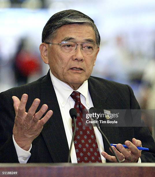 Secretary of Transportation Norman Y. Mineta speaks to the media August 18, 2004 at O'Hare International Airport in Chicago. Blakey and U.S....